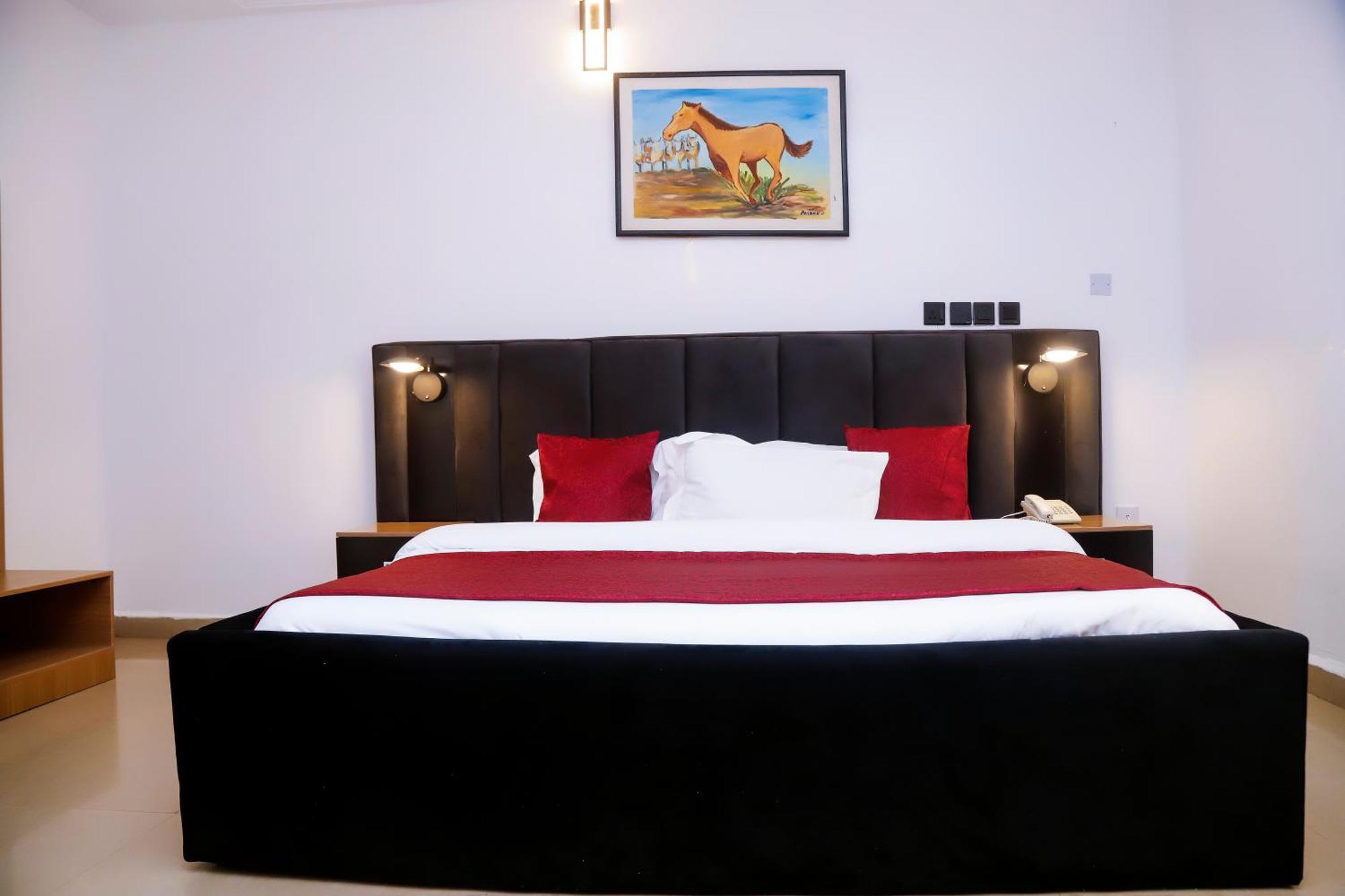 Western Dreams Hotel Abuja Exterior foto