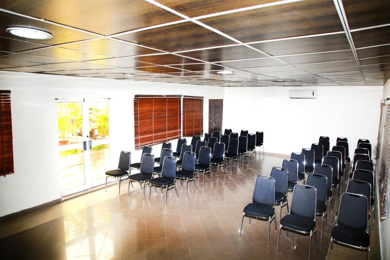 Western Dreams Hotel Abuja Exterior foto
